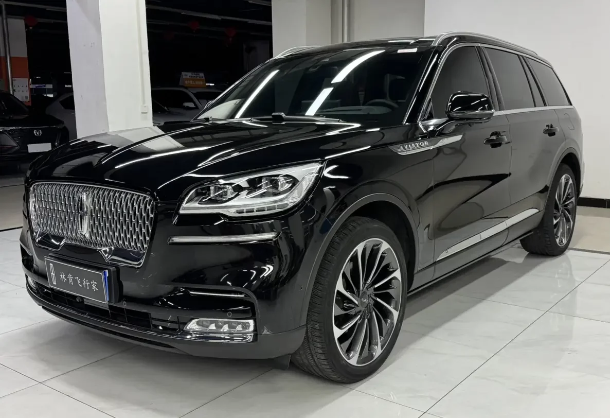 Lincoln aviator