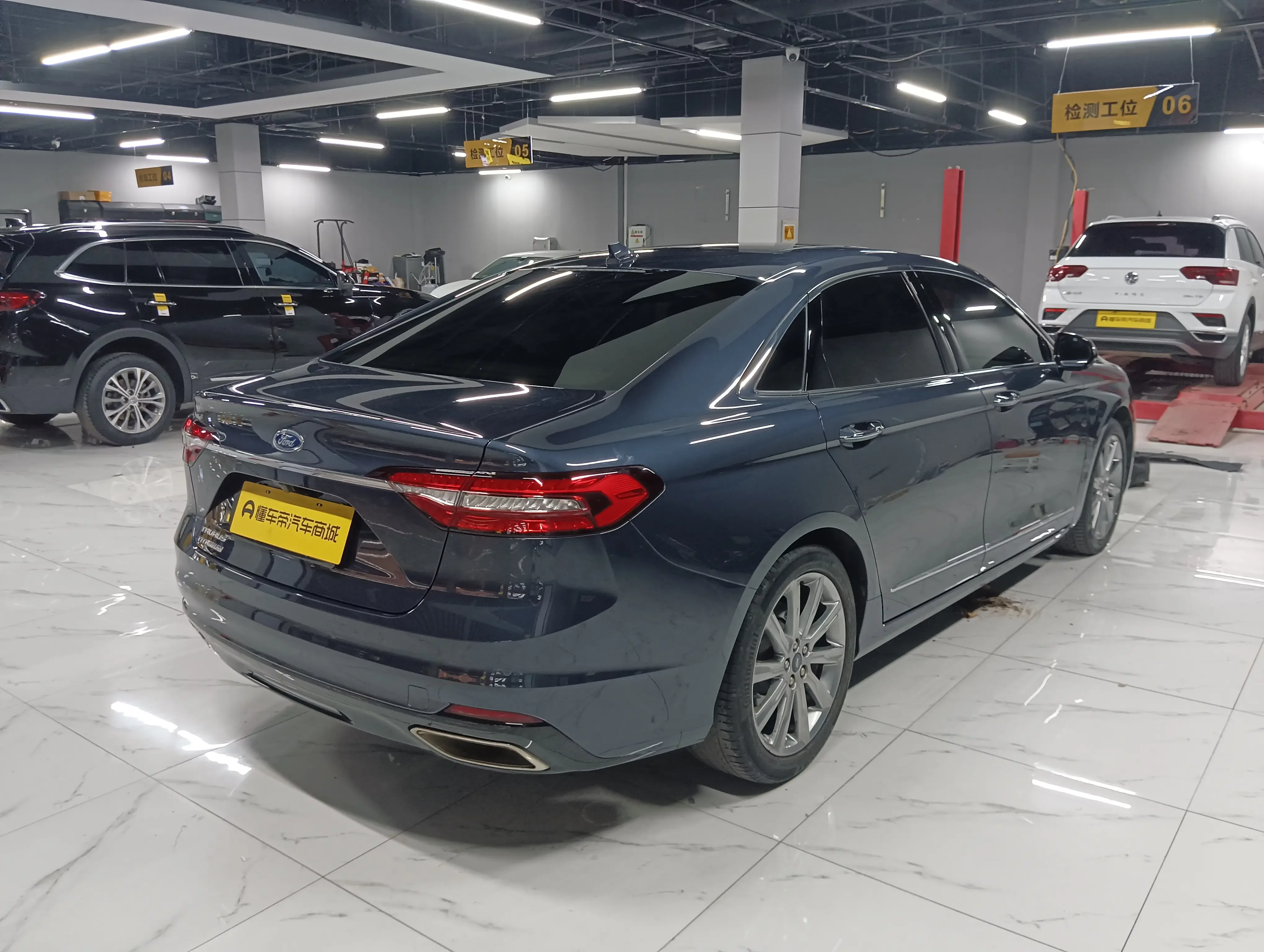 Ford Taurus