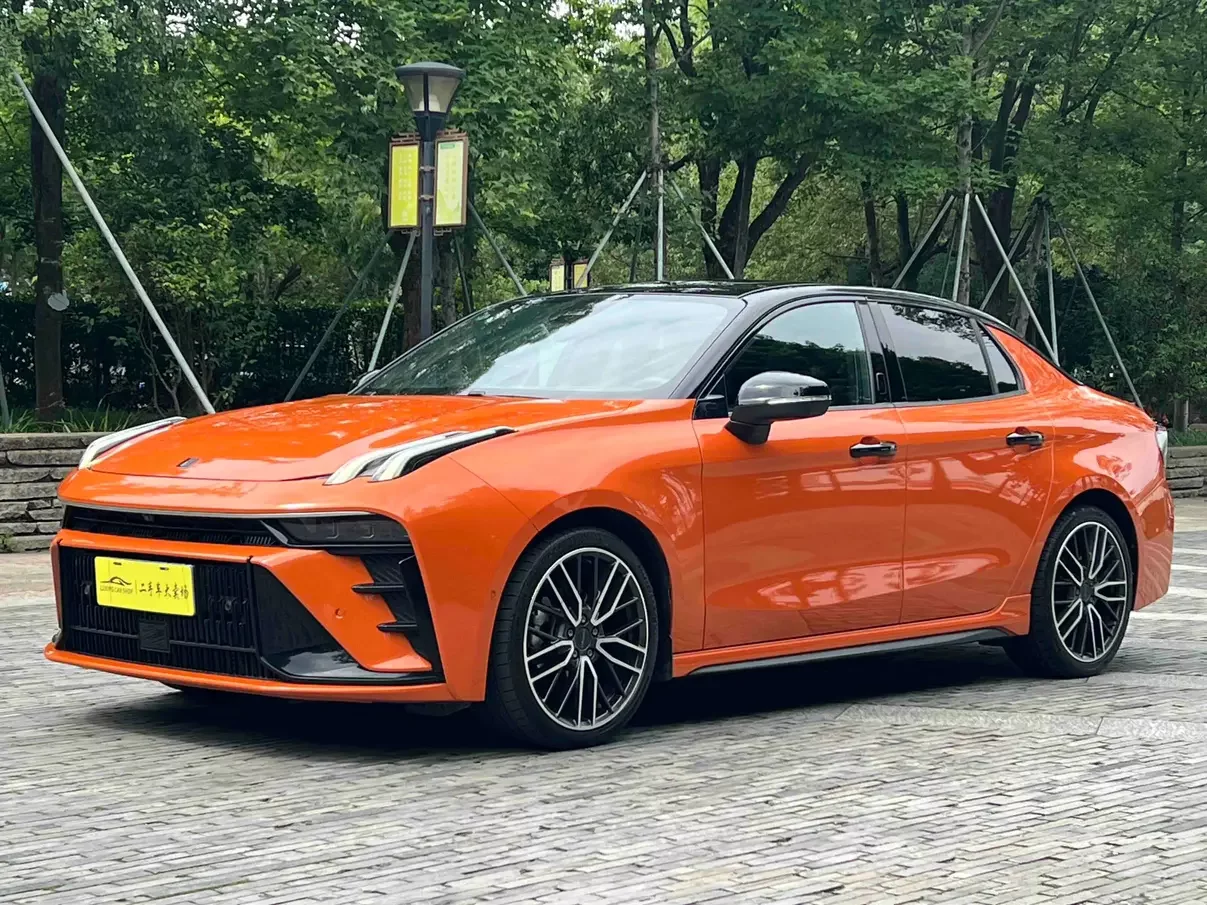 Lynk & Co 03