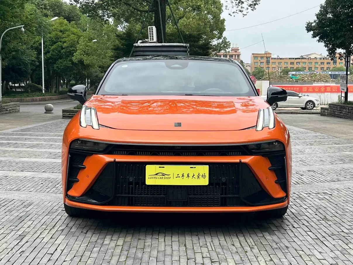 Lynk & Co 03