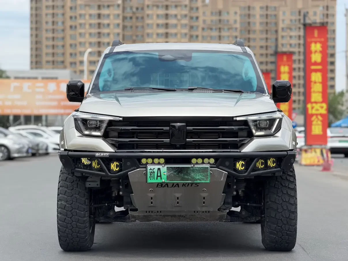 Tank 400 Hi4-T