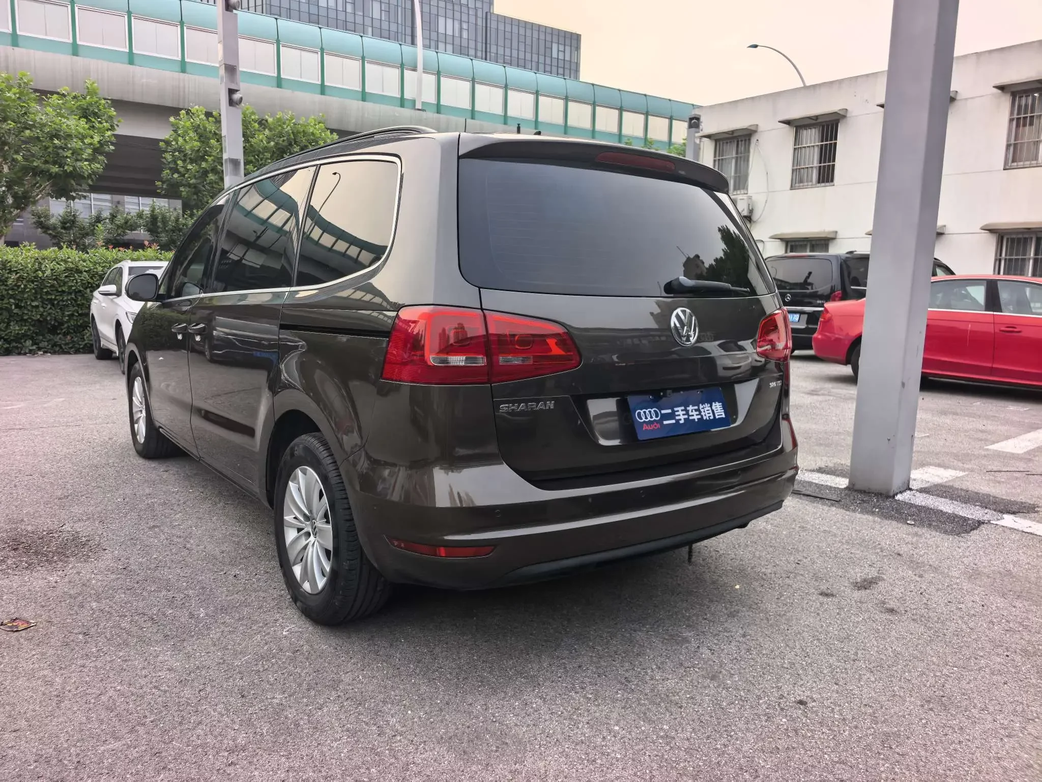 Volkswagen Sharon