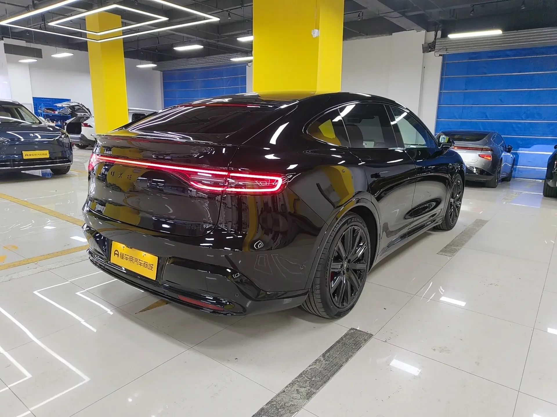 Luxeed Zhijie R7