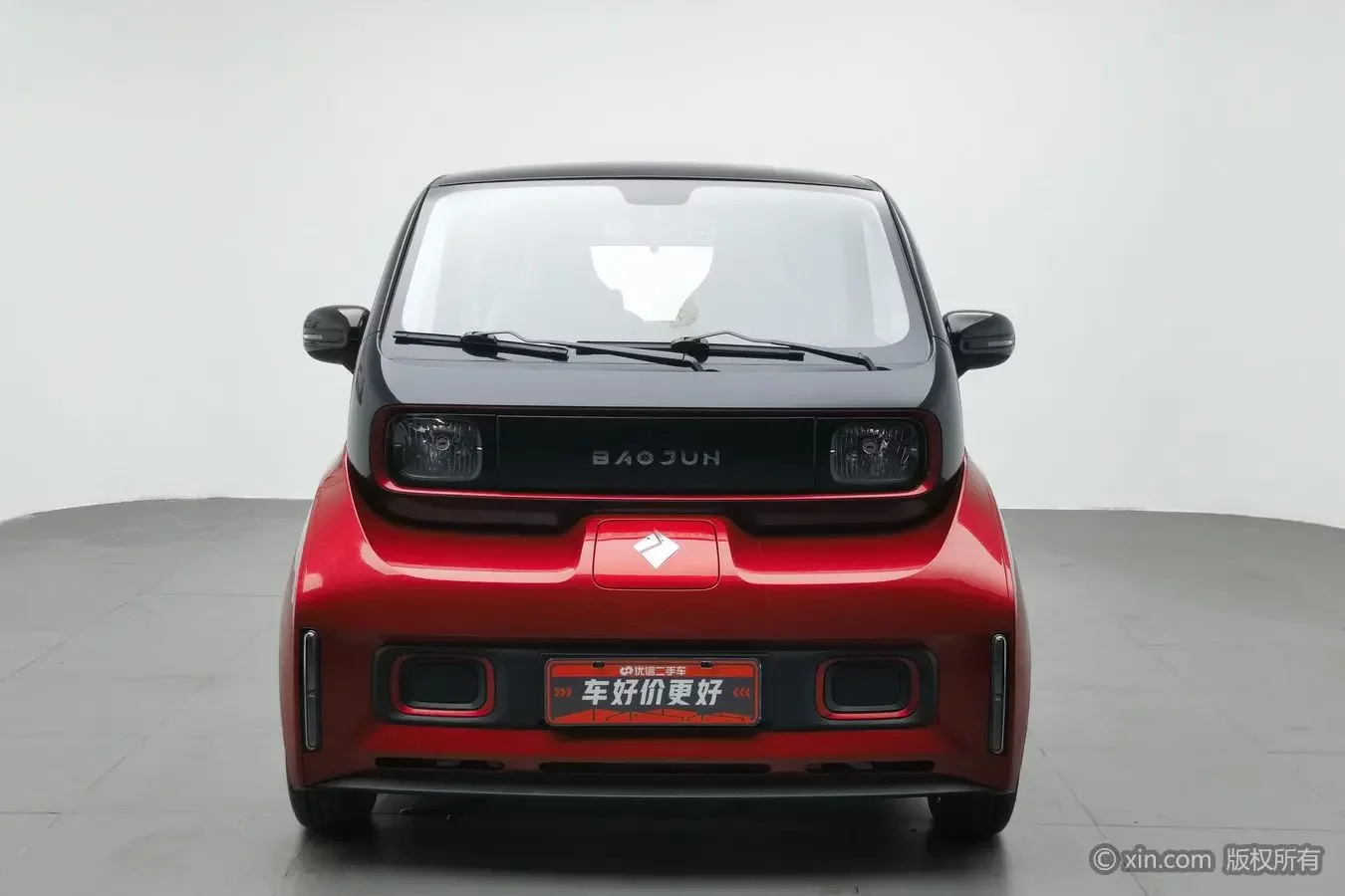 Baojun E300  из Китая