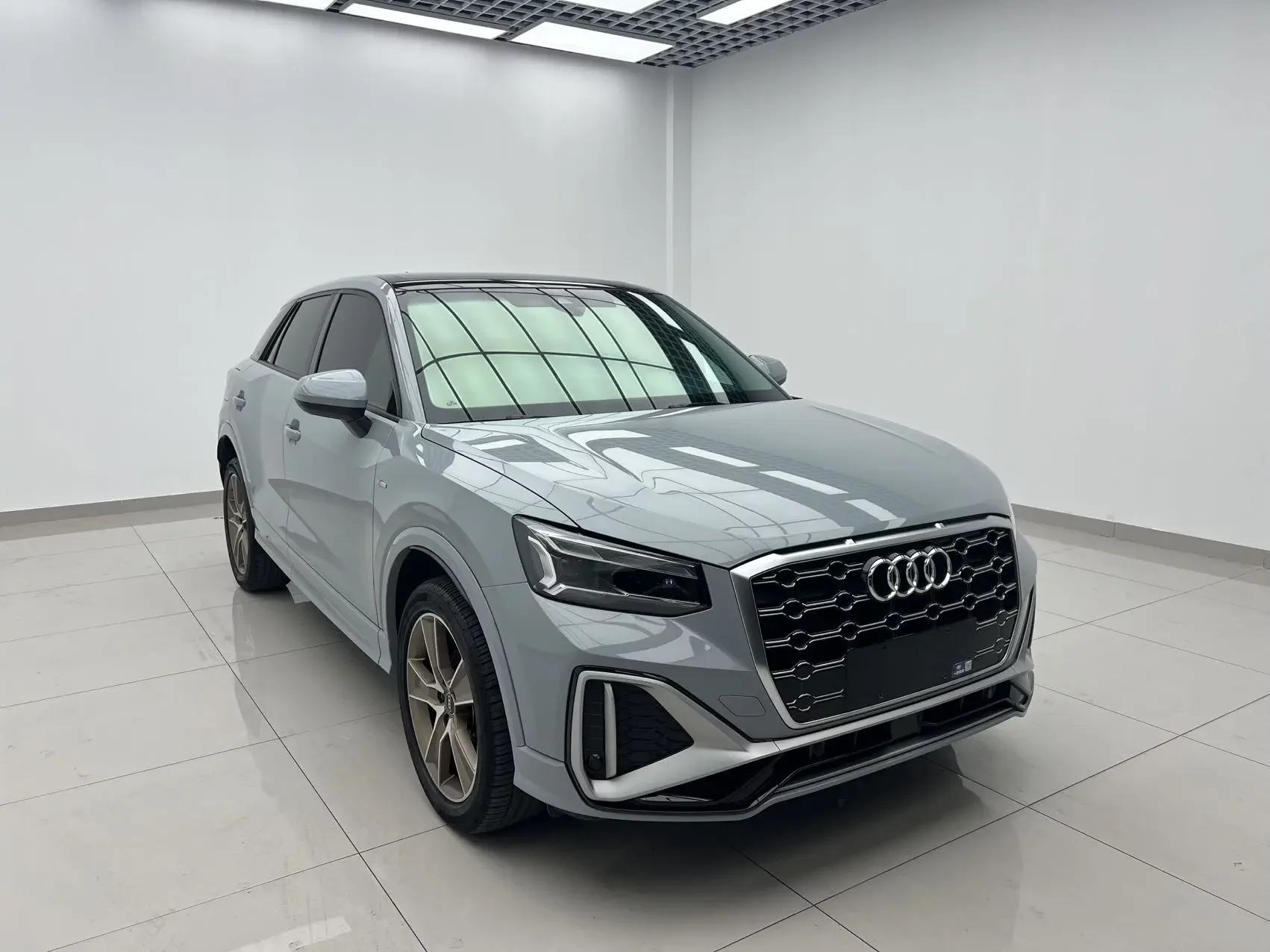 Audi Q2L