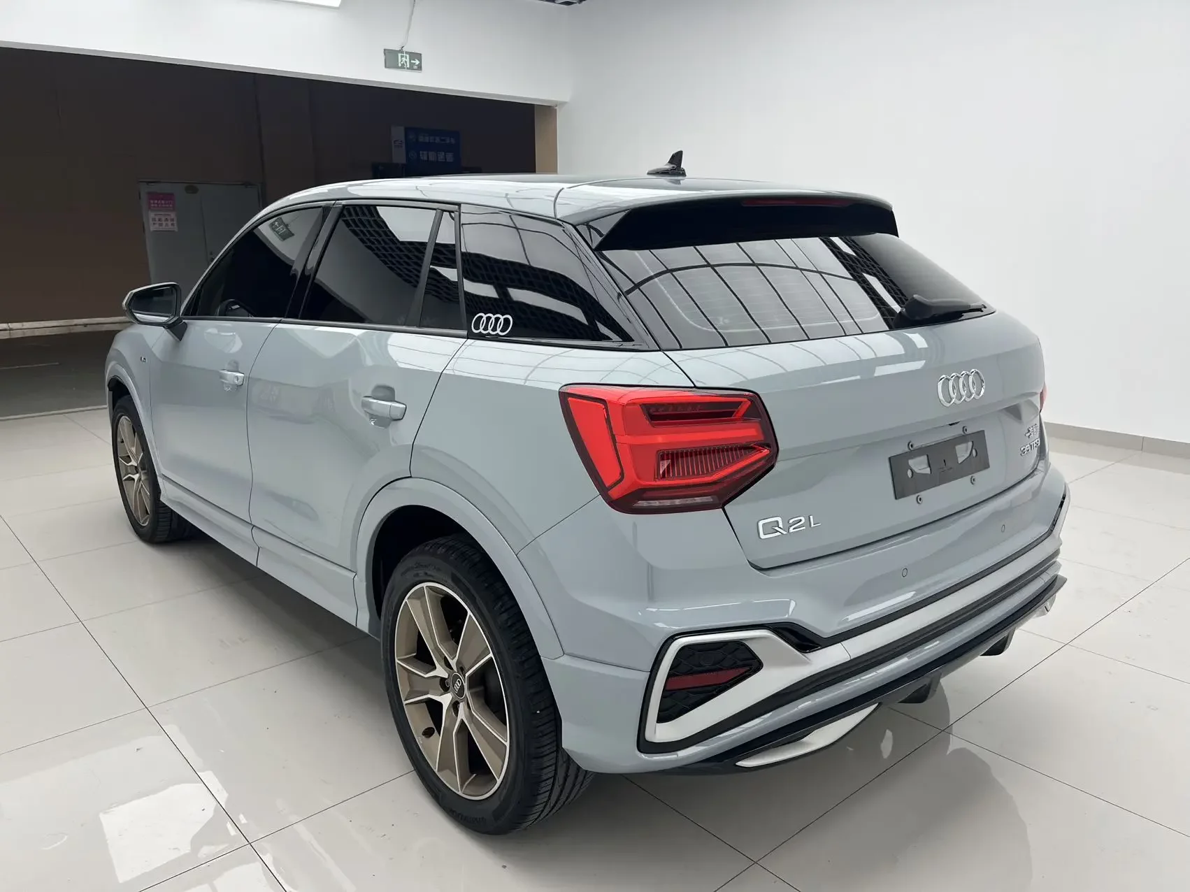 Audi Q2L