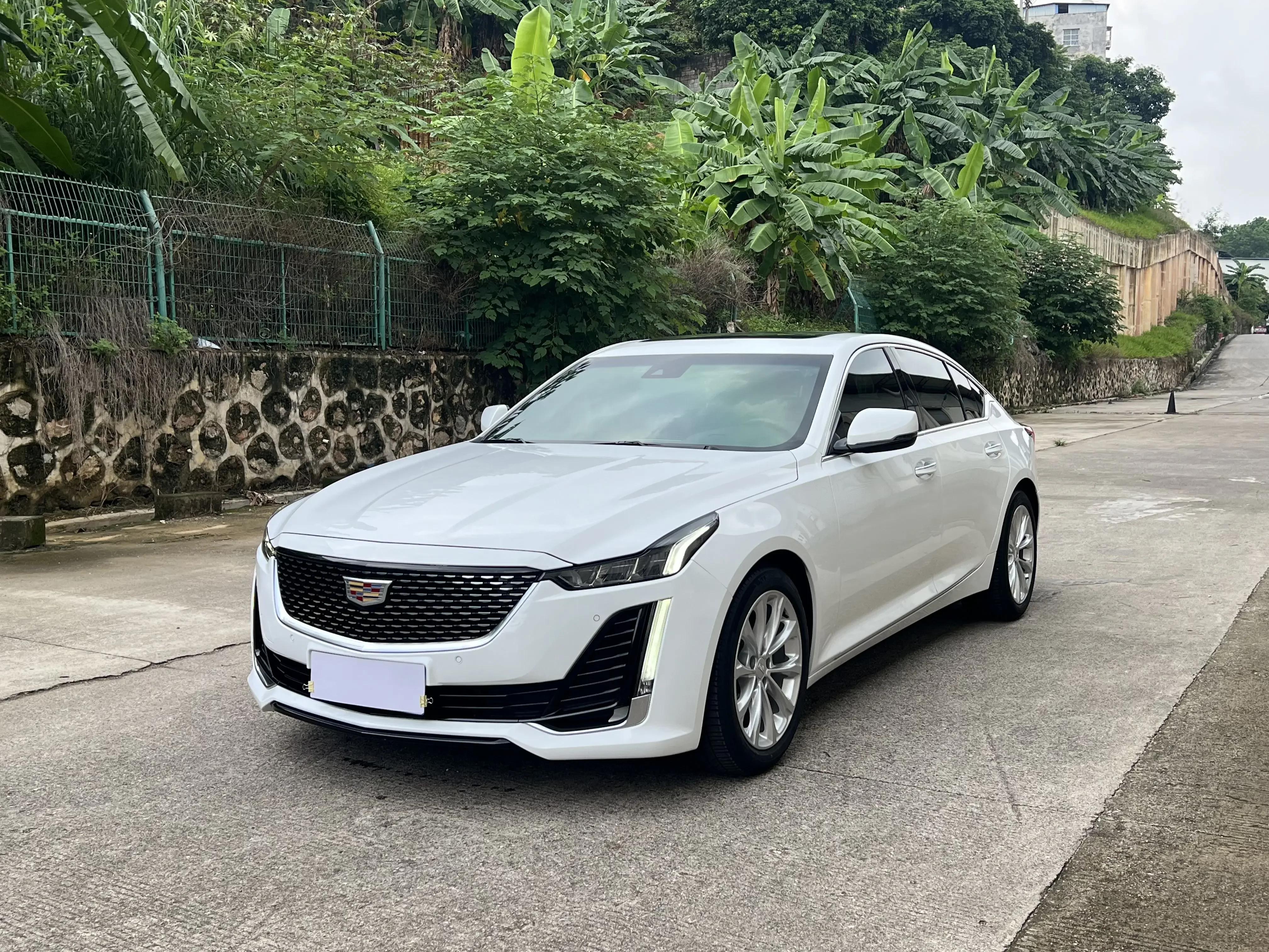 Cadillac CT5  из Китая