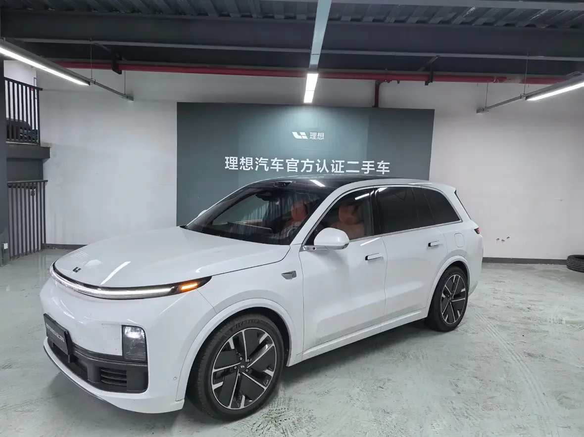 Lixiang L8
