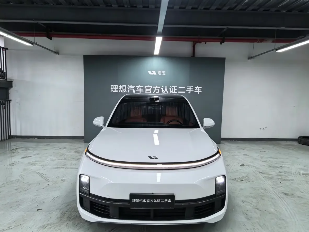 Lixiang L8