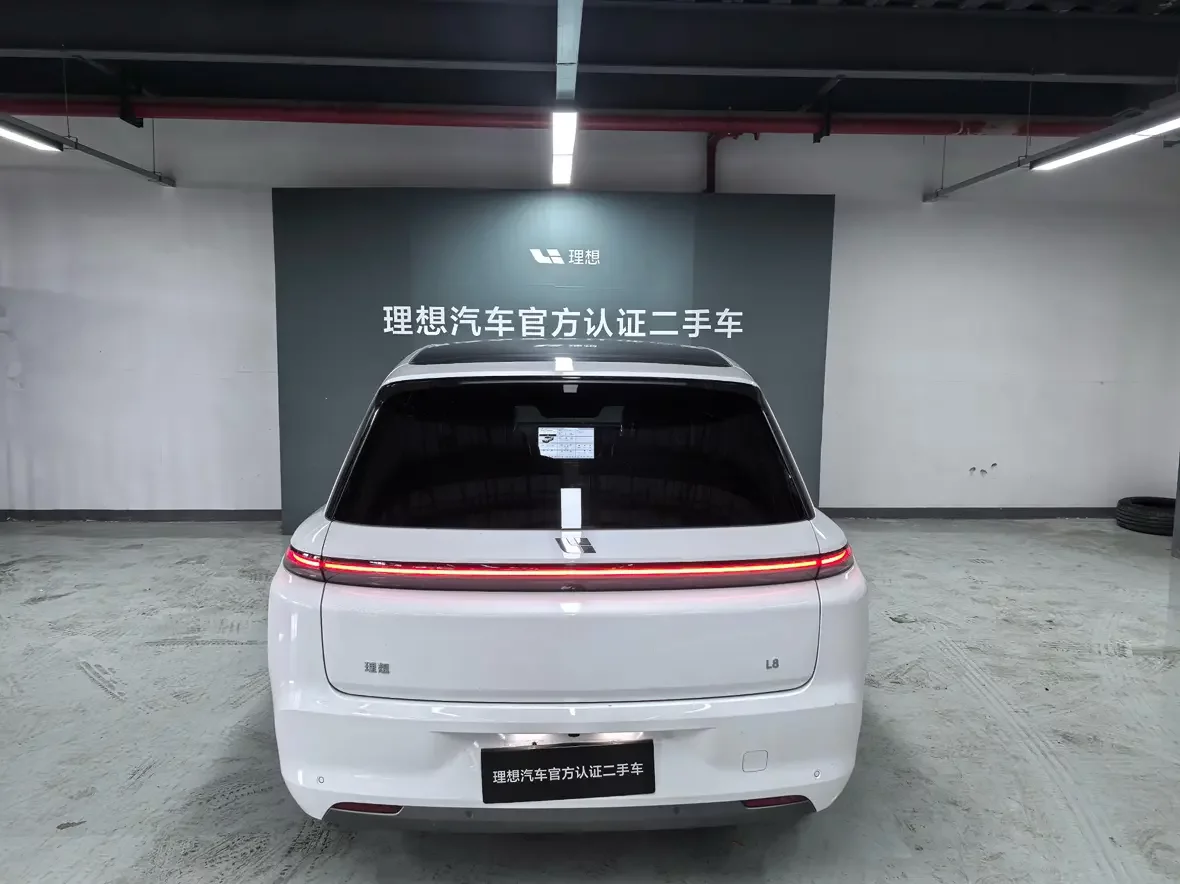 Lixiang L8