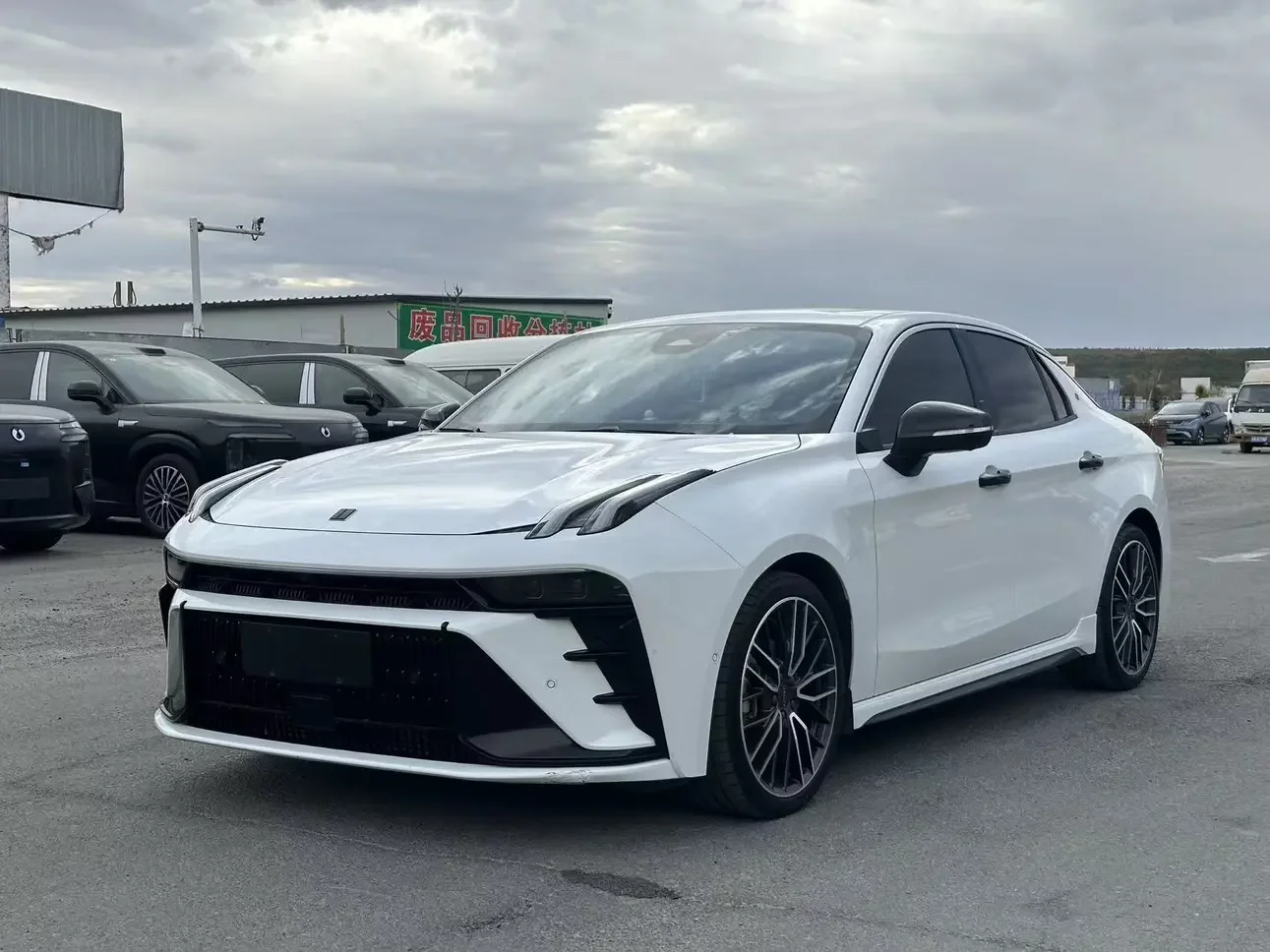 Lynk & Co 03
