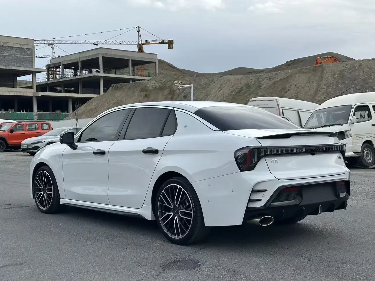 Lynk & Co 03
