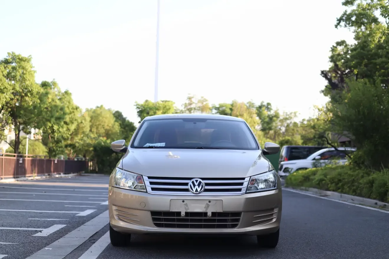 Volkswagen Santana  из Китая