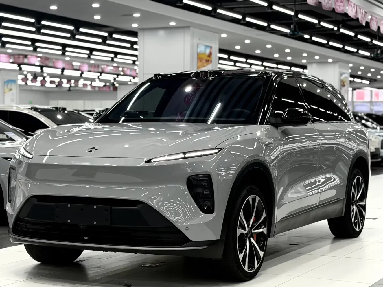 NIO ES8  из Китая