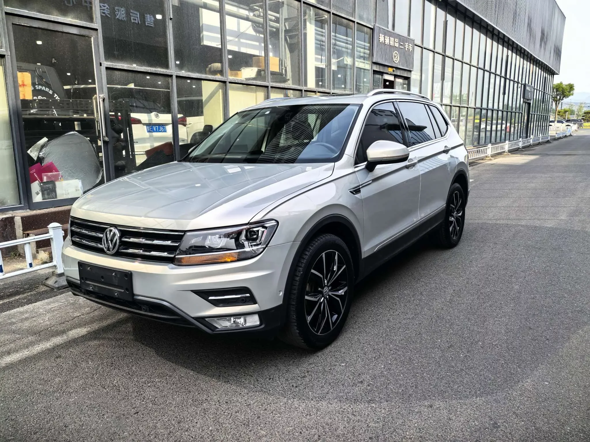 Volkswagen Tiguan L