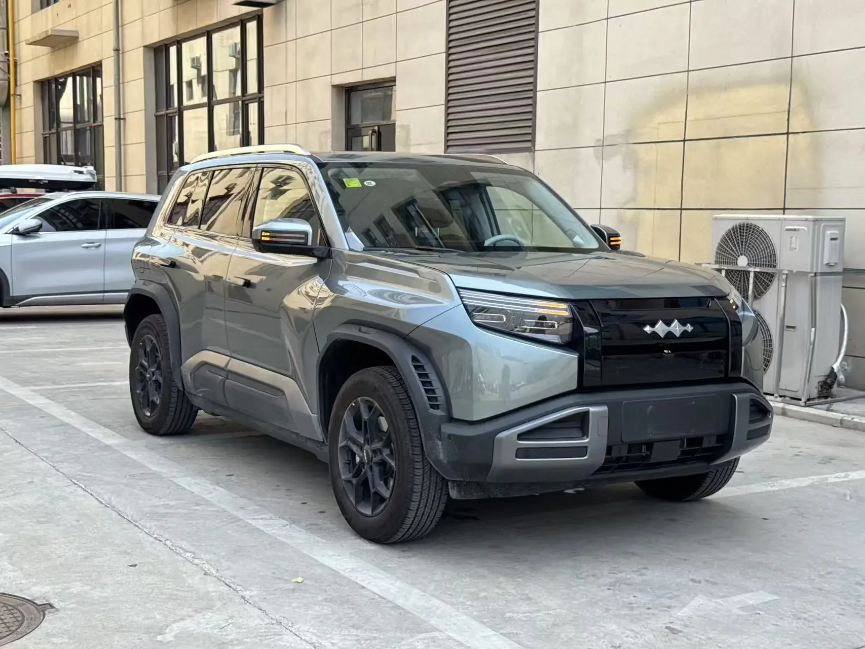 BYD Leopard Titanium 3