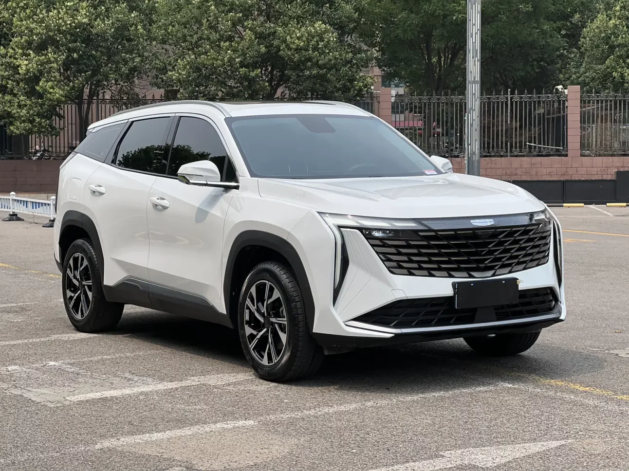 Geely Atlas L