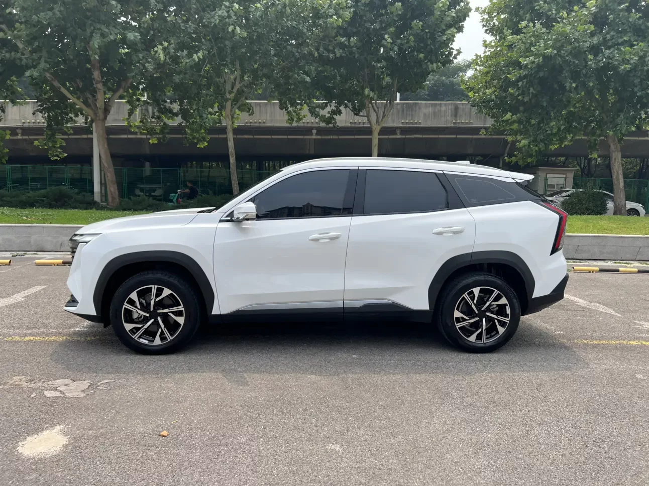 Geely Atlas L