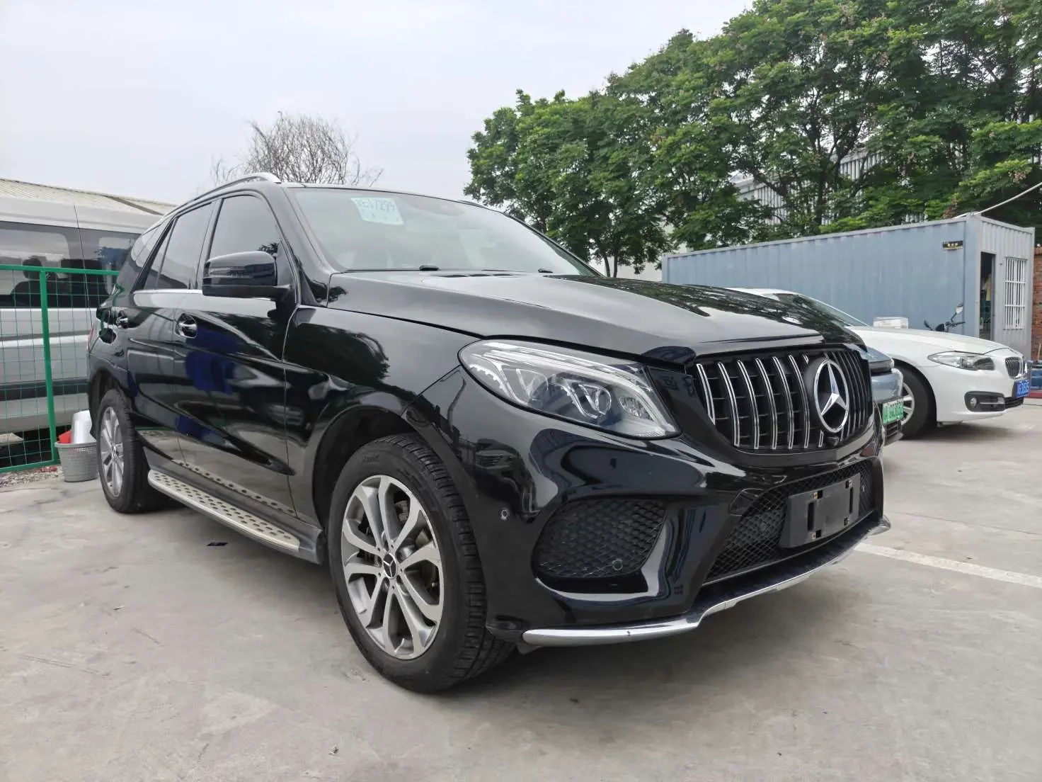 Mercedes-Benz GLE (Imported)