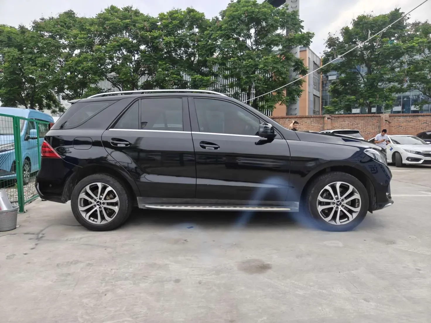 Mercedes-Benz GLE (Imported)