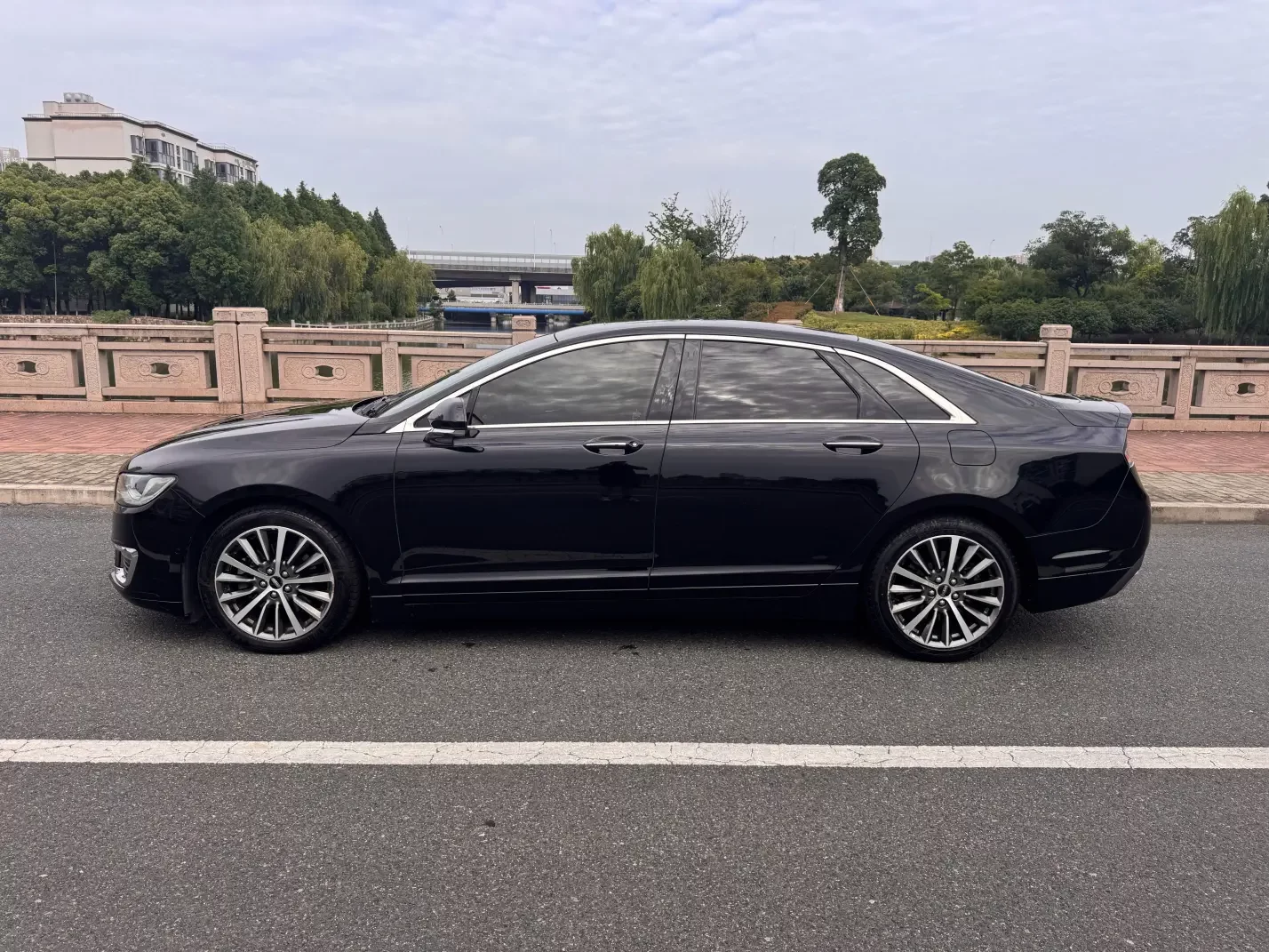 Lincoln MKZ