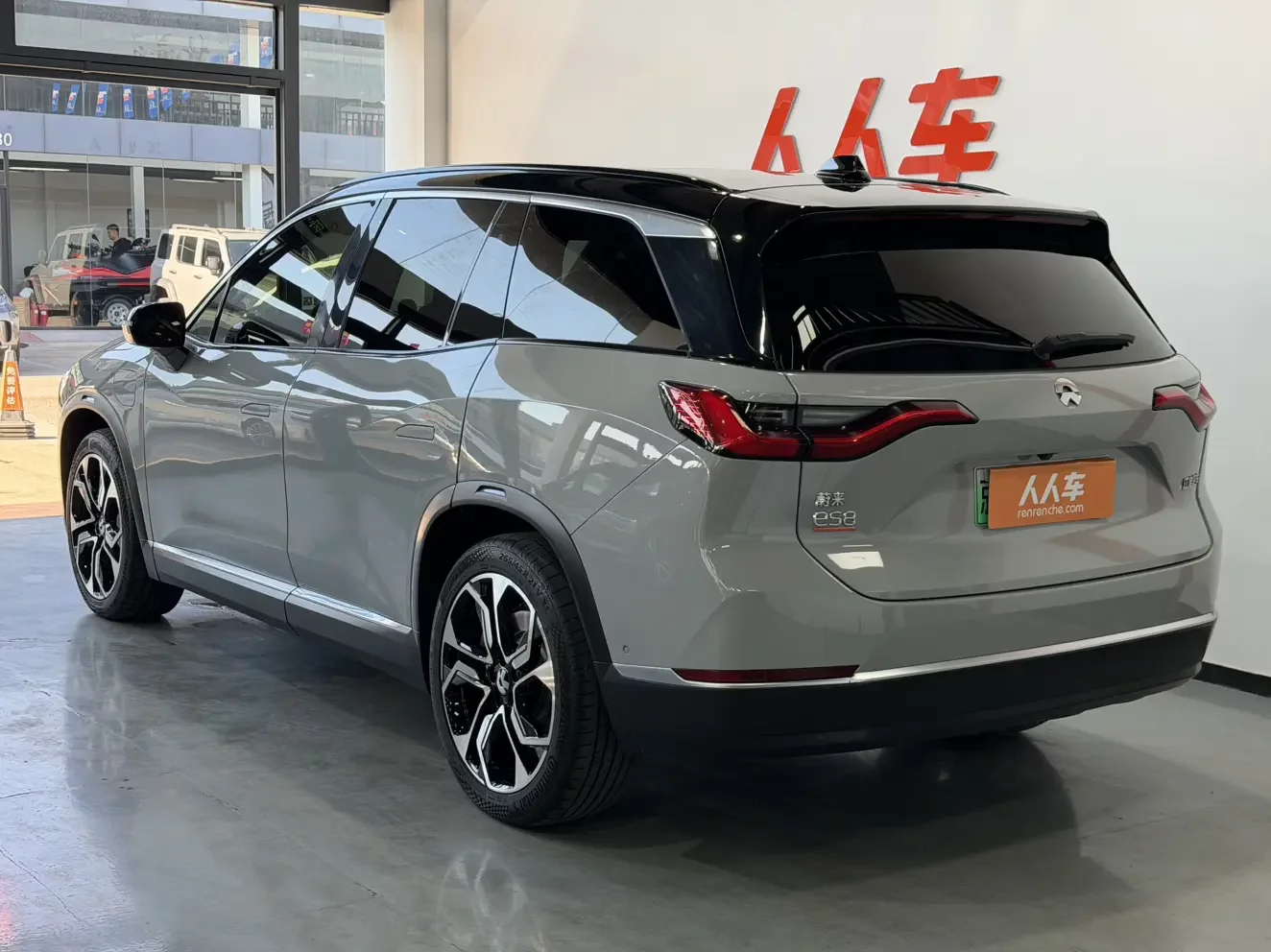 NIO ES8