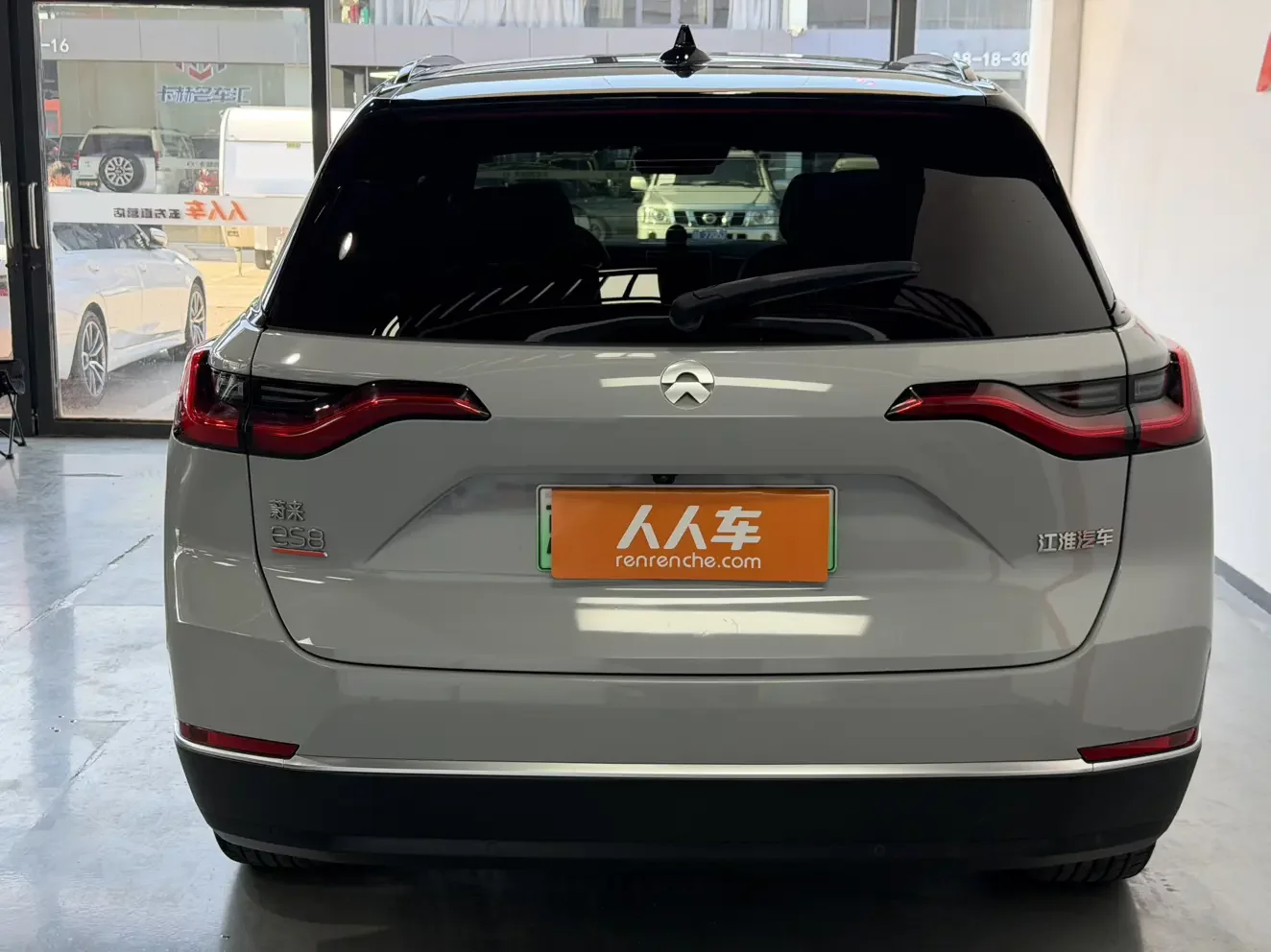 NIO ES8