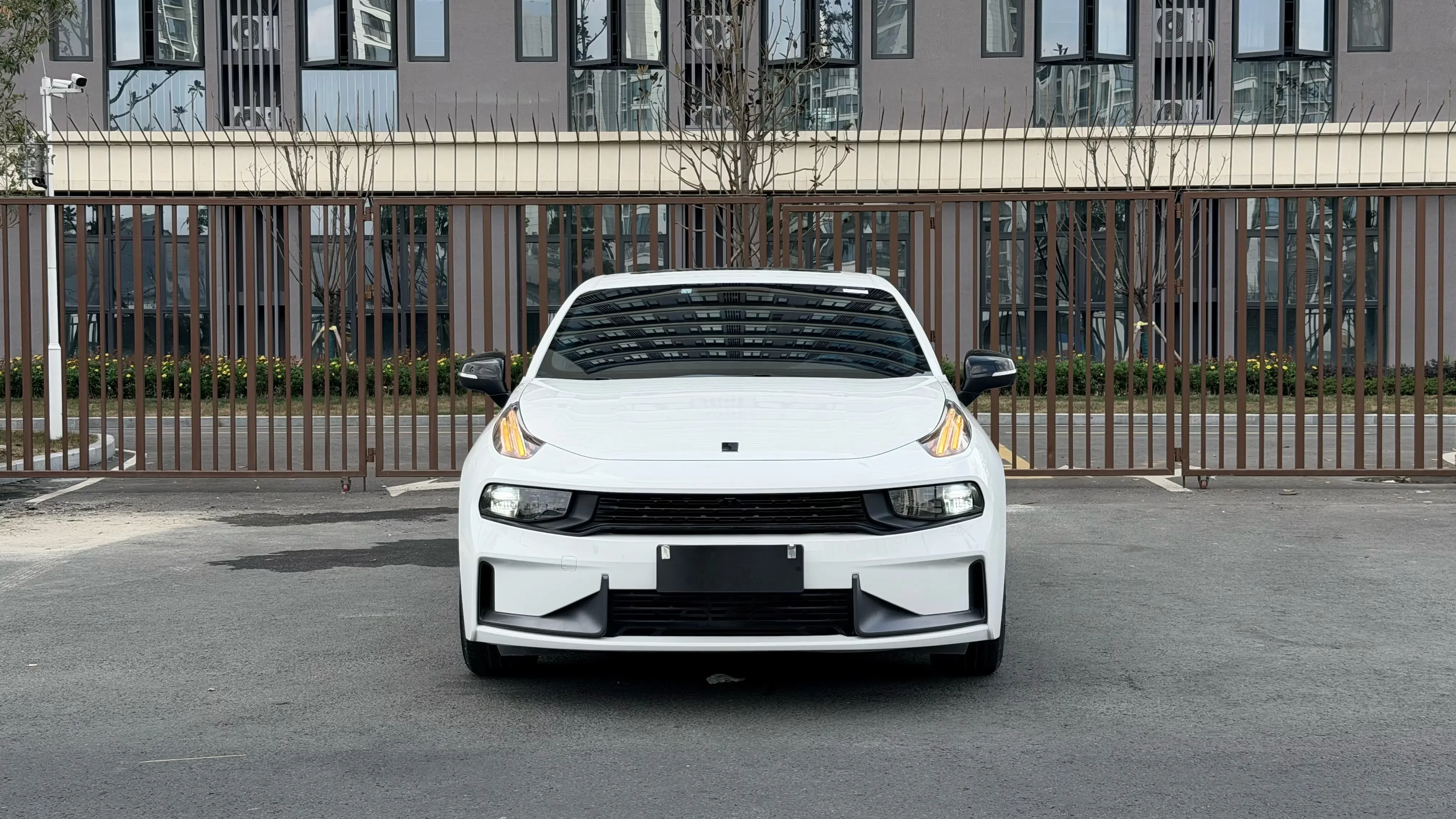 Lynk & Co 03