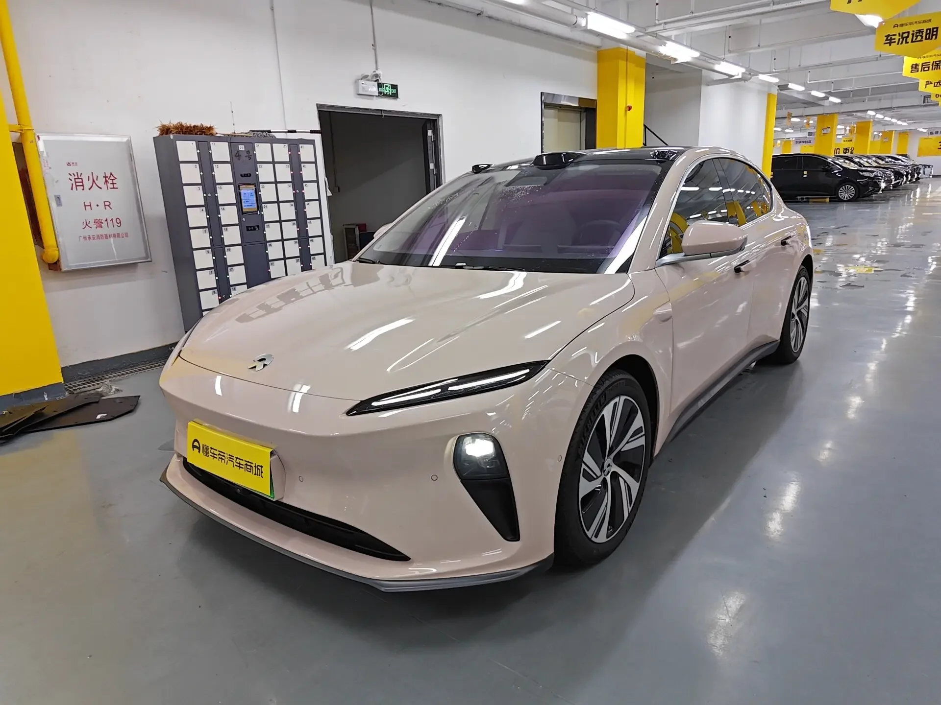 NIO ET5  из Китая