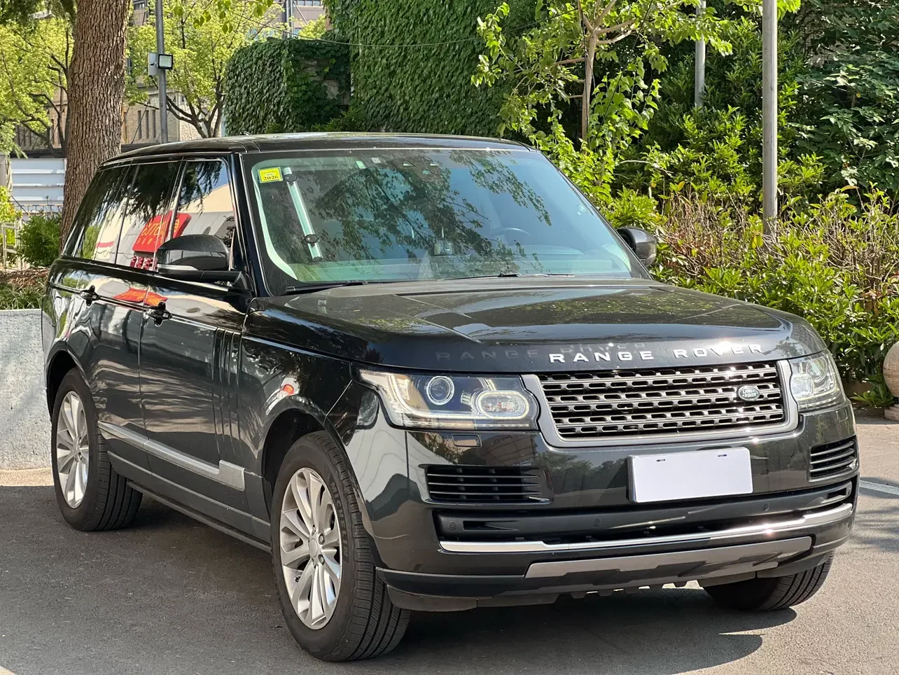 Land Rover range rover