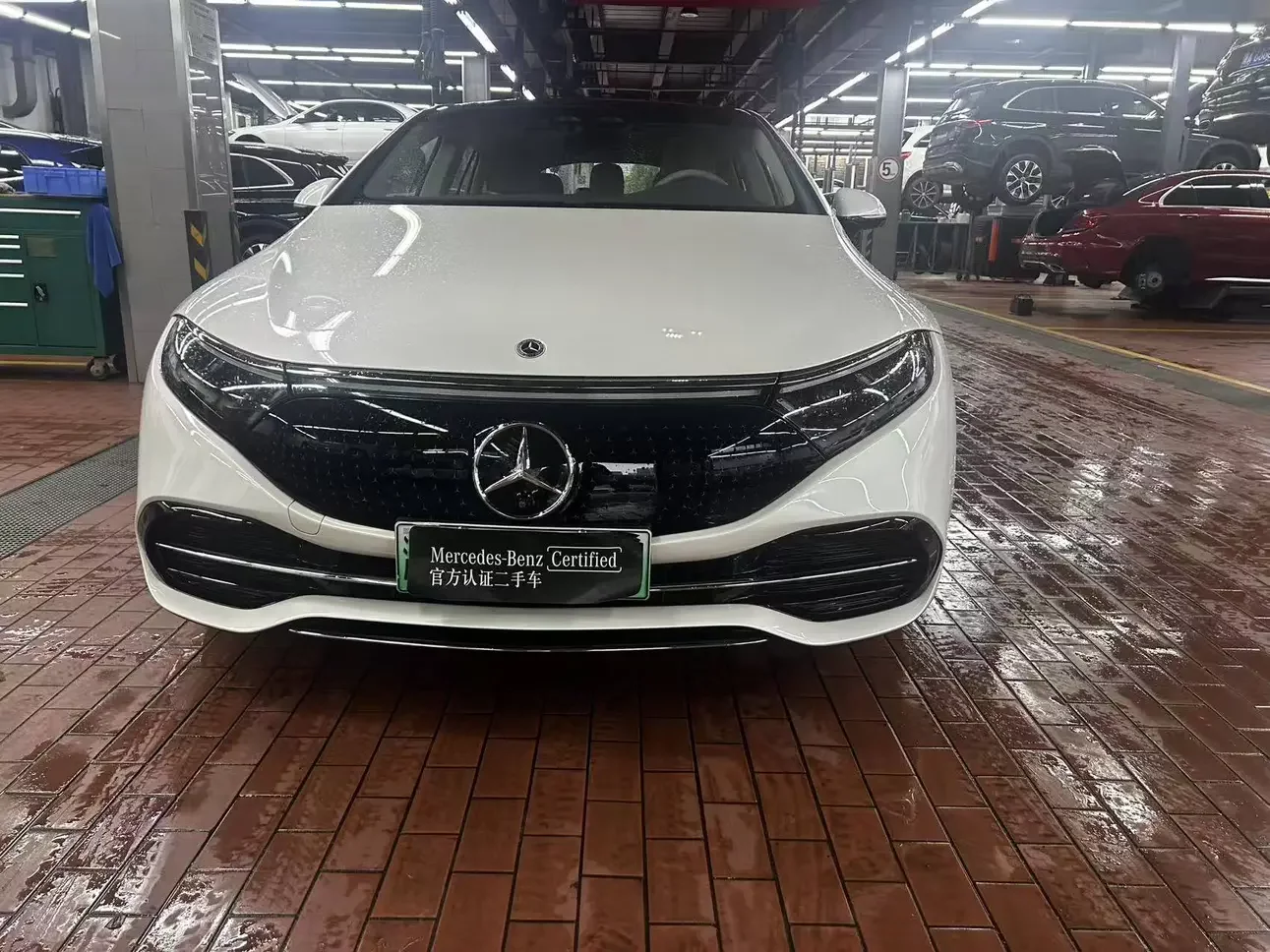 Mercedes-Benz EQS