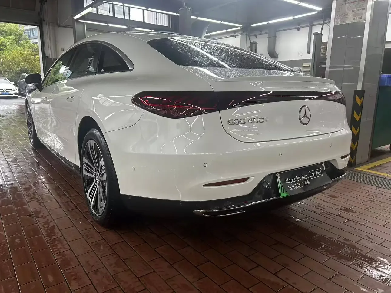 Mercedes-Benz EQS