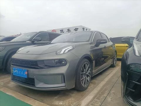 Lynk & Co 03