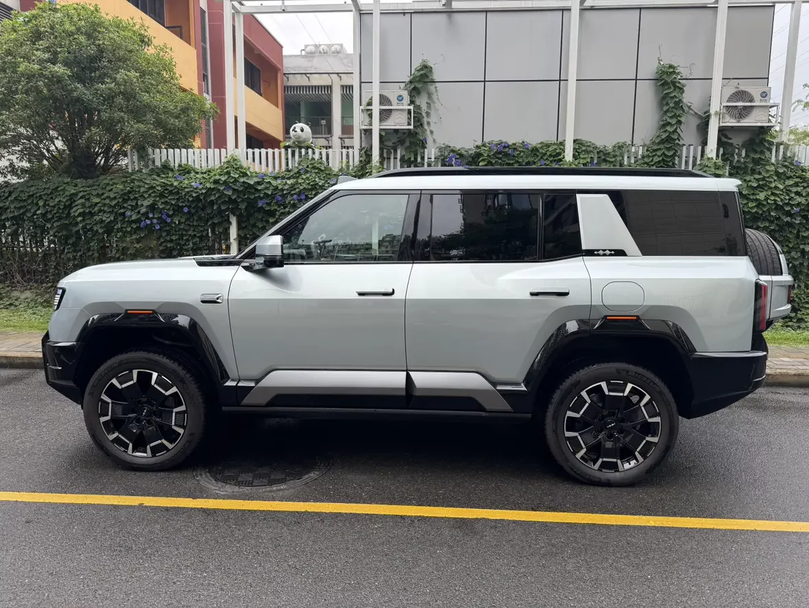 BYD Leopard Leopard 8