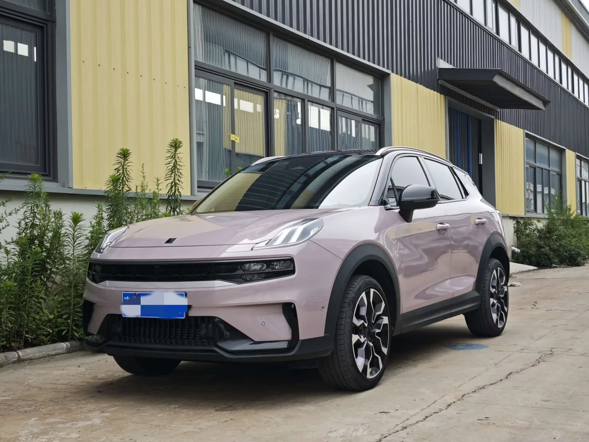 Lynk & Co 06