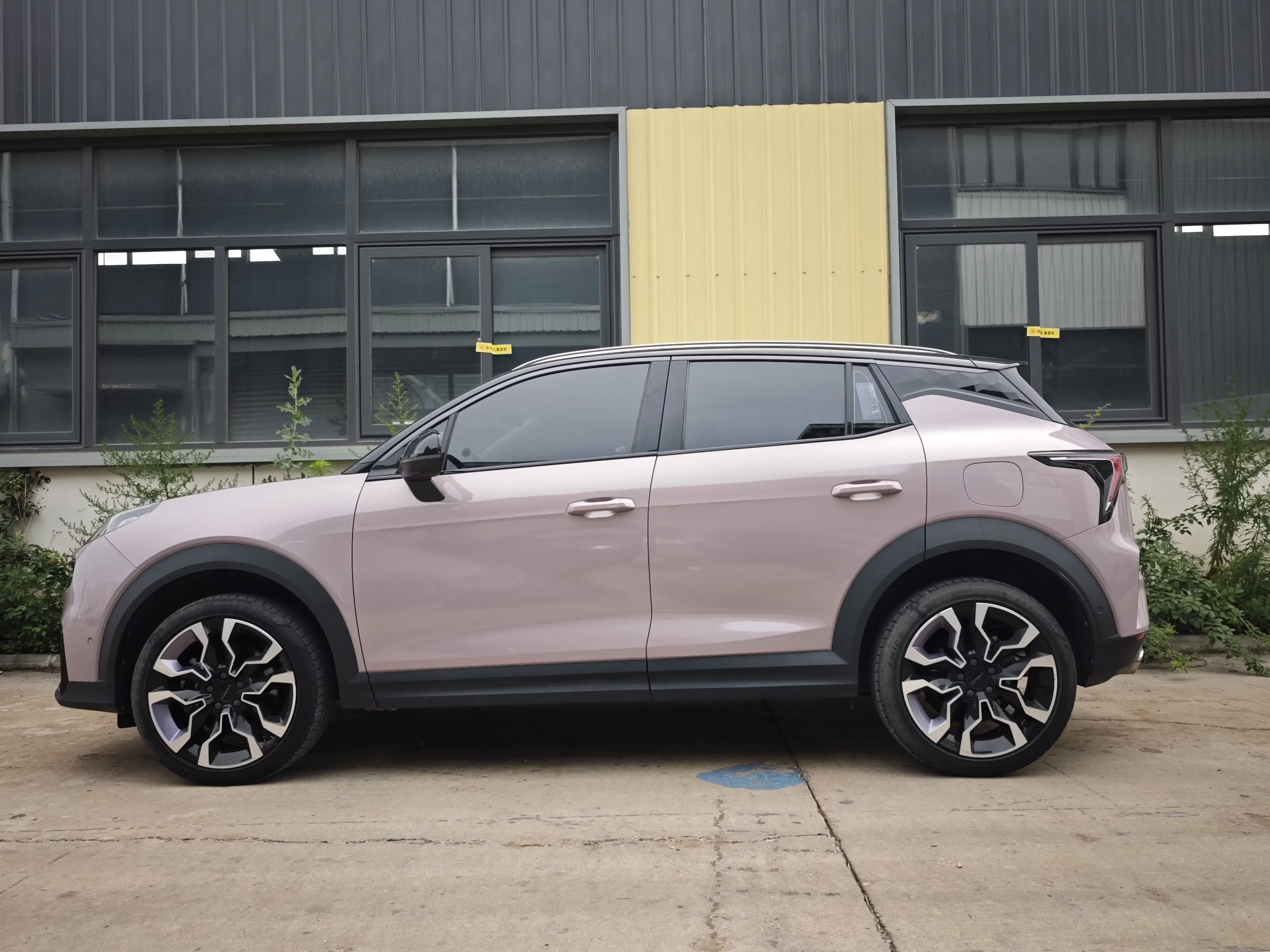Lynk & Co 06