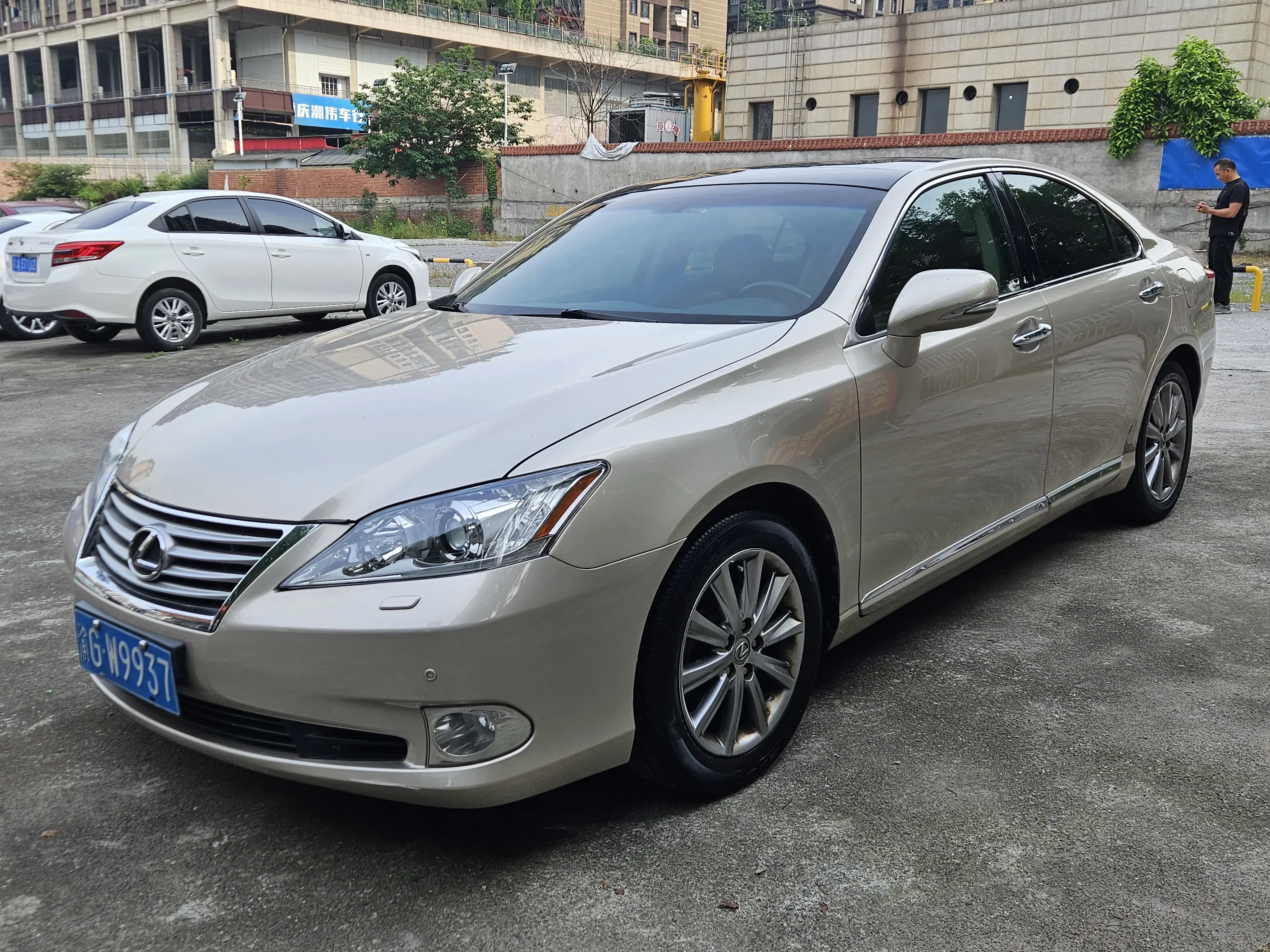 Lexus ES