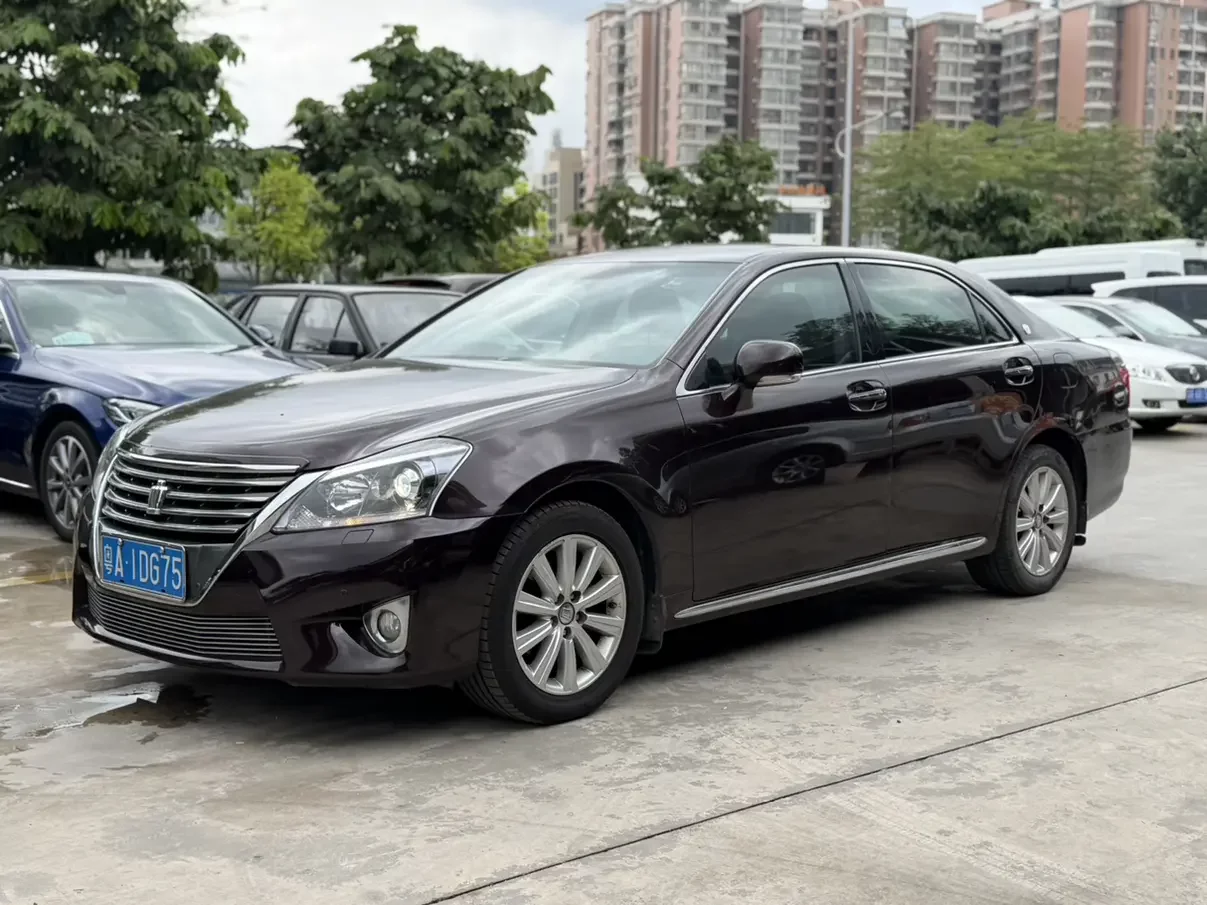 Toyota crown