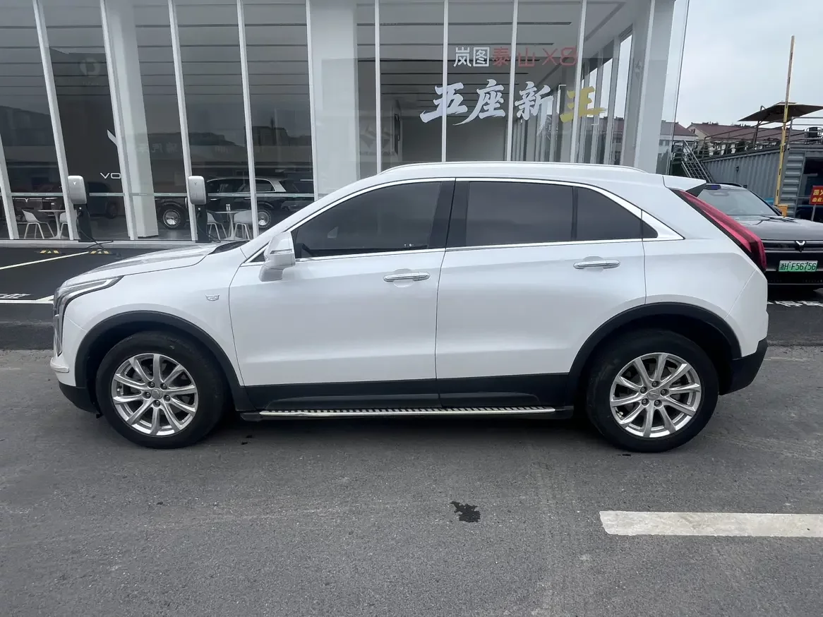 Cadillac XT4
