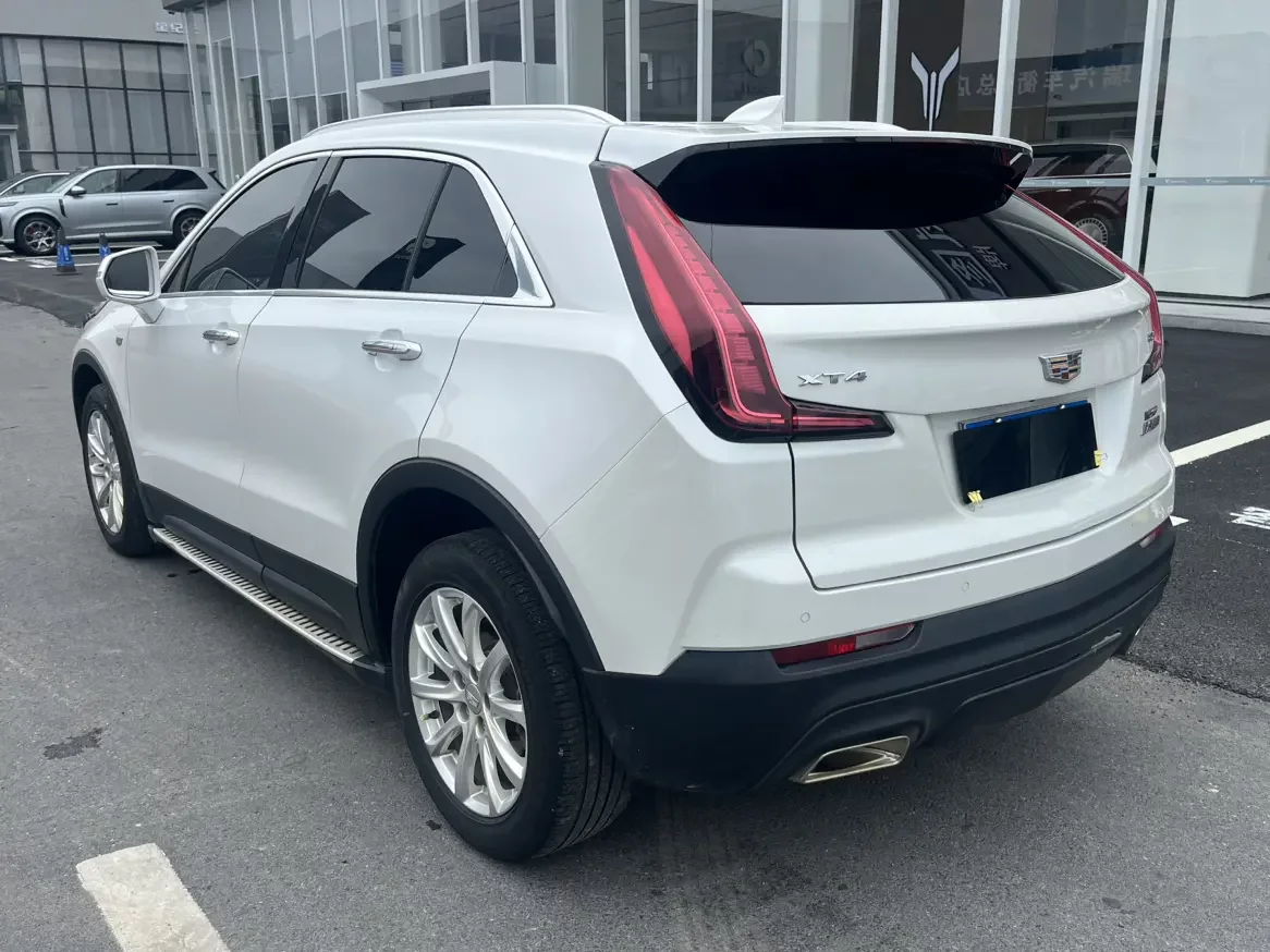 Cadillac XT4