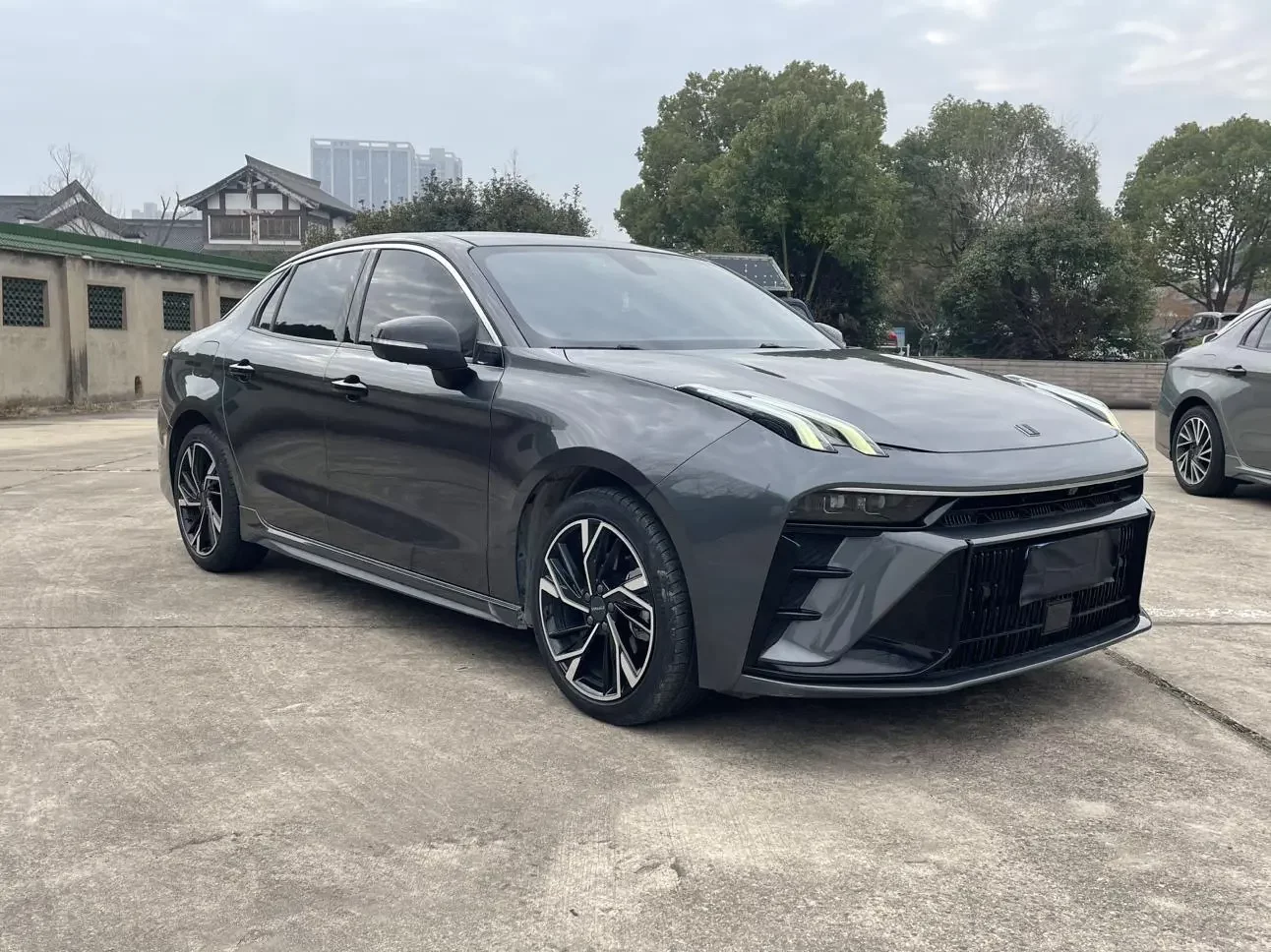 Lynk & Co 03