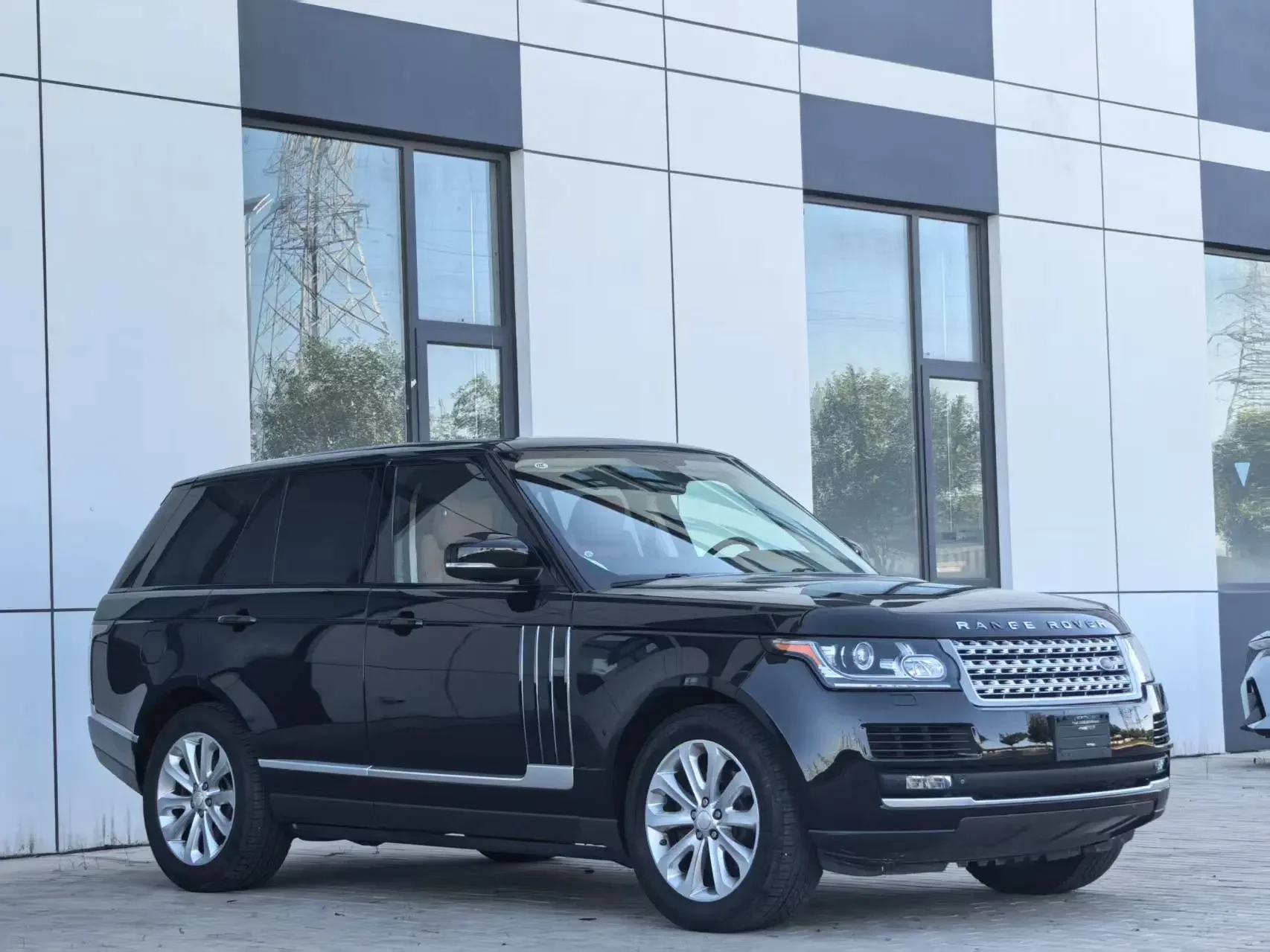 Land Rover range rover