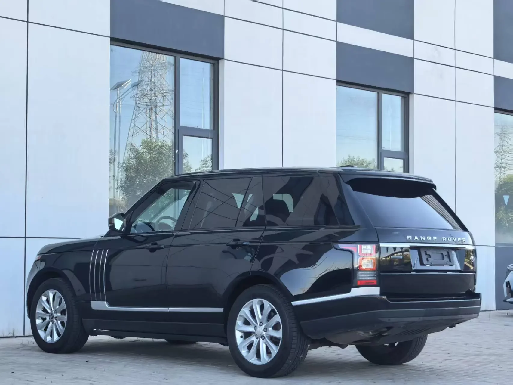 Land Rover range rover