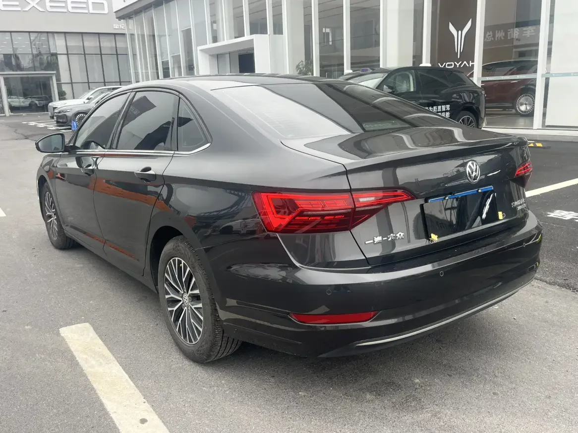 Volkswagen Sagitar