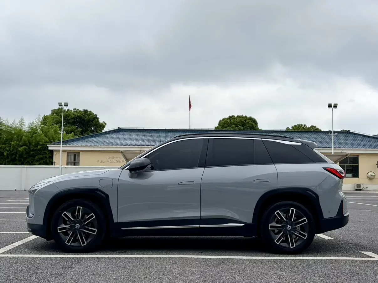 NIO ES6