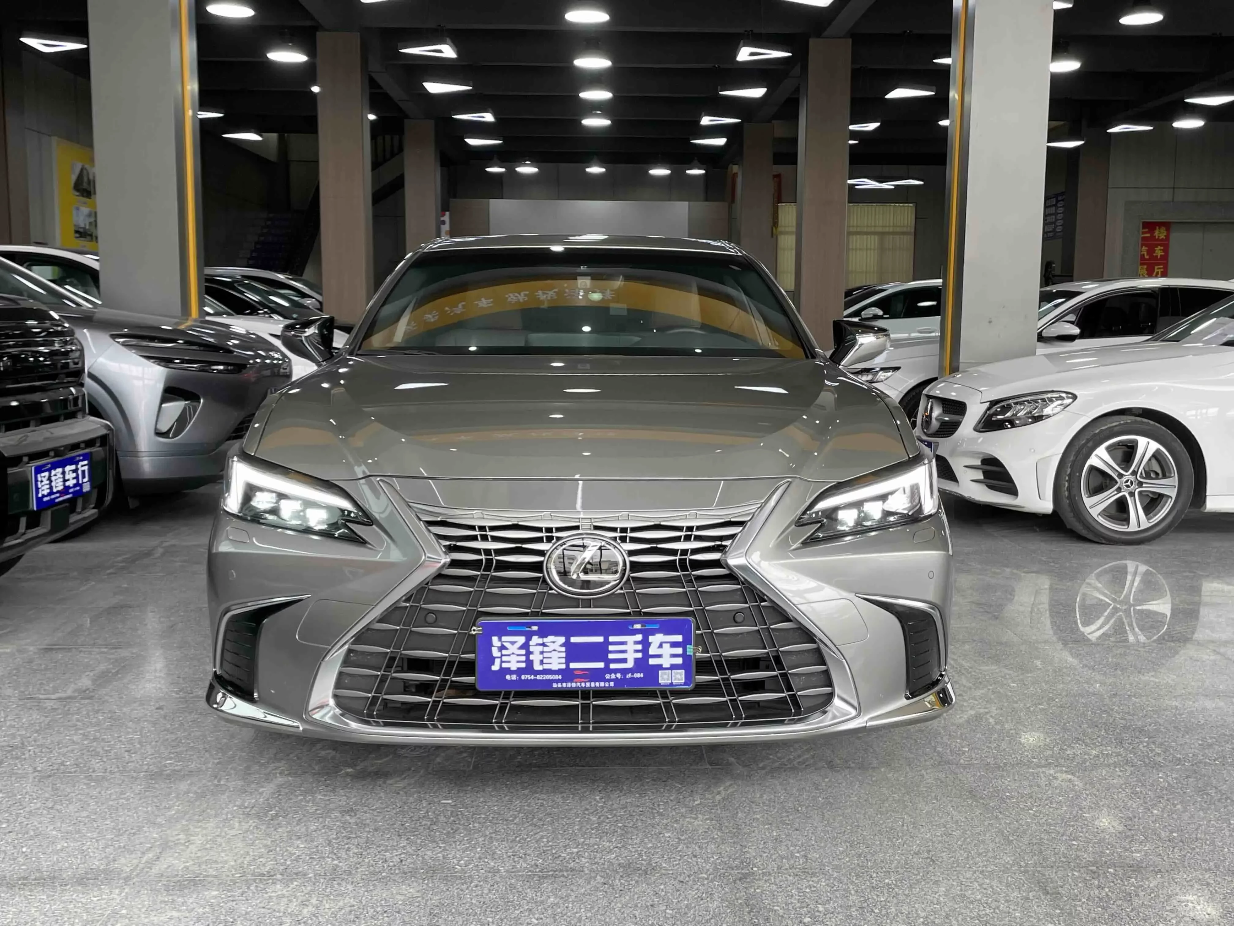 Lexus ES
