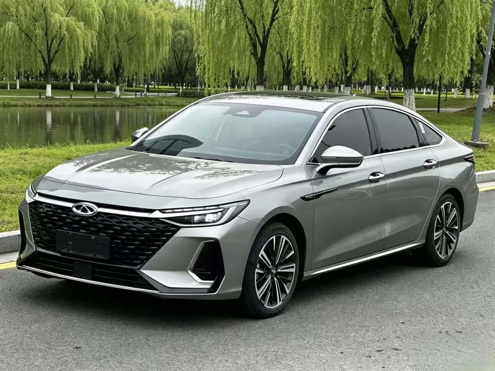 Chery Arrizo 8