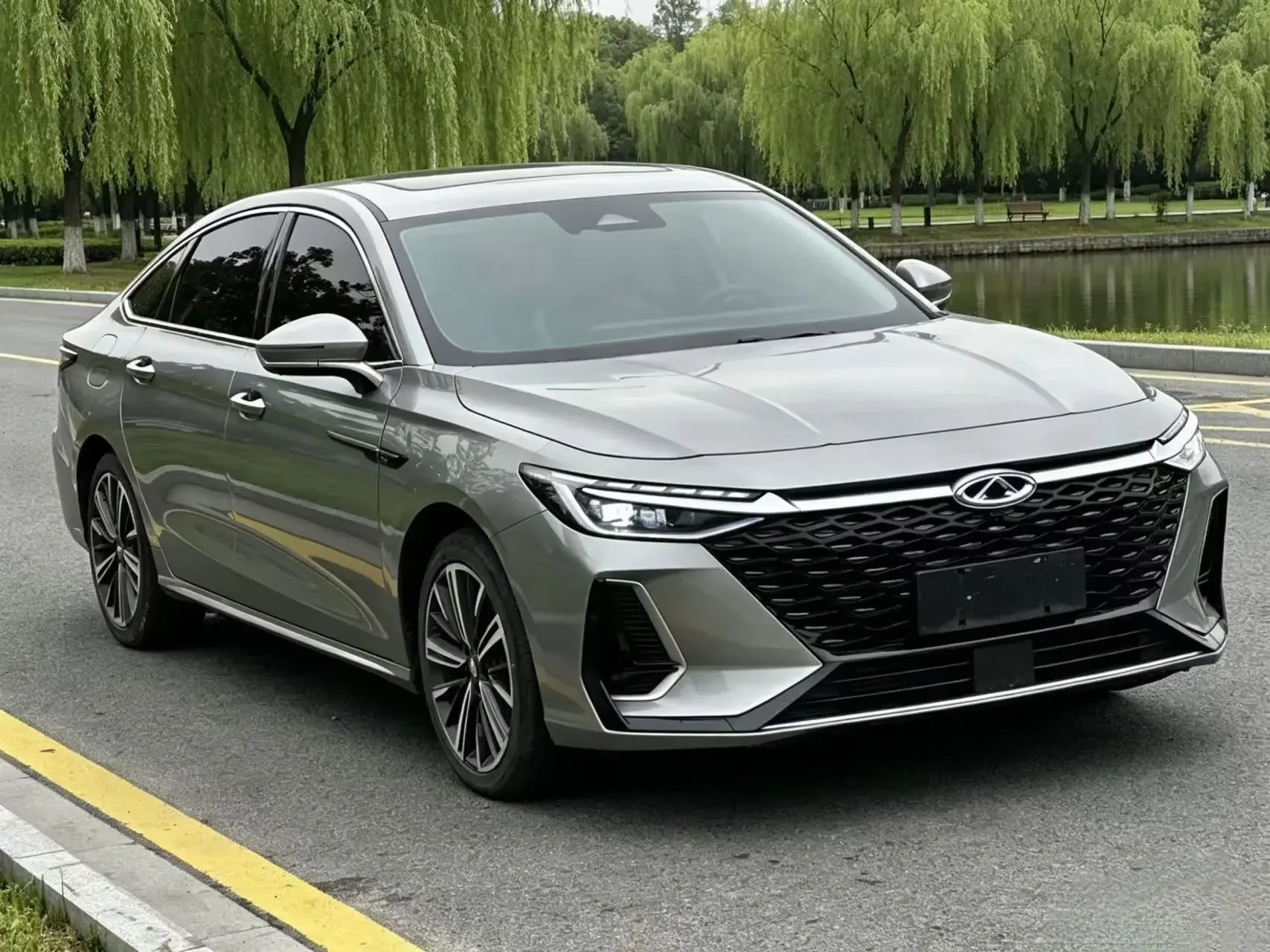 Chery Arrizo 8