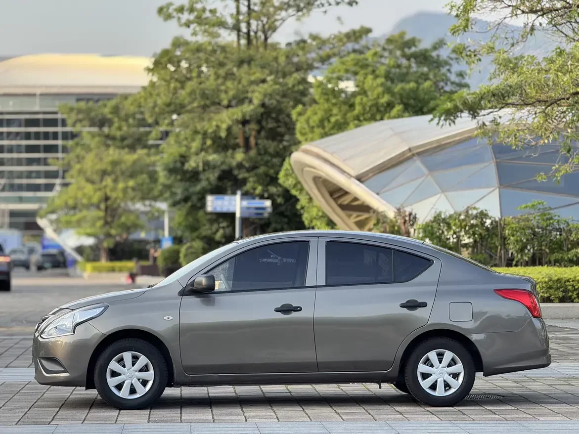Nissan Sunlight