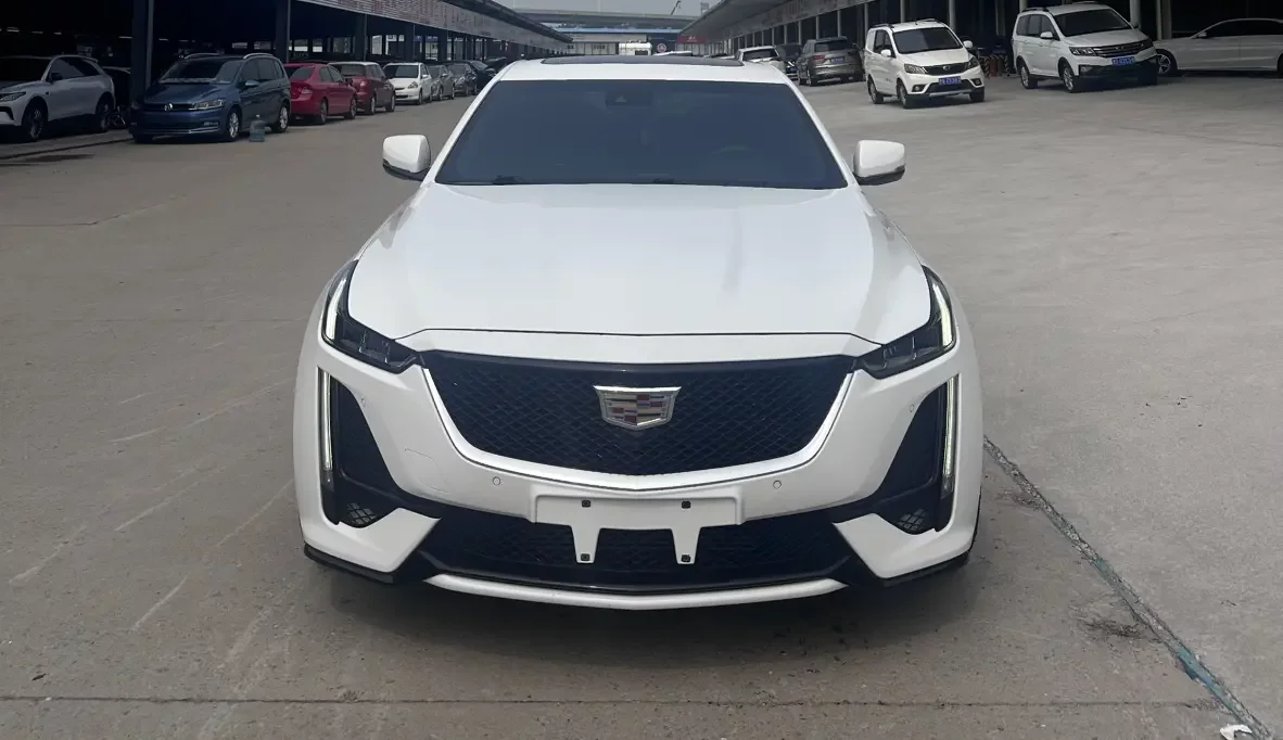 Cadillac CT5  из Китая